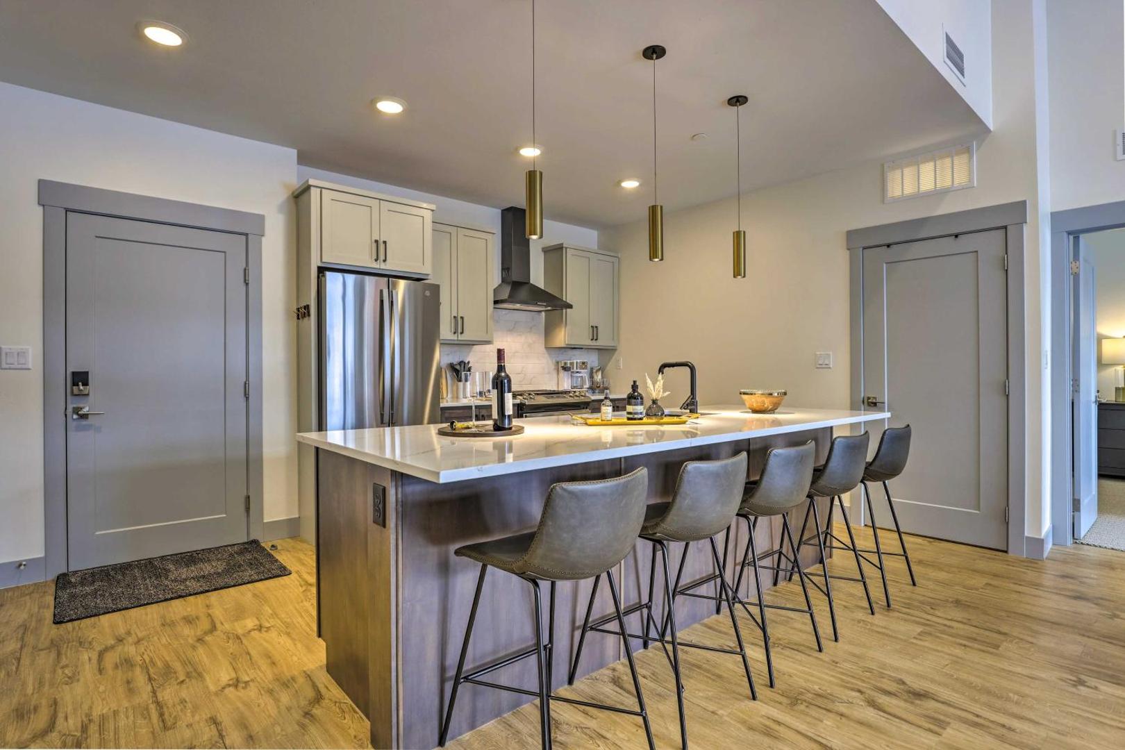 Billede 3: Condo w/ Mountain Views in Heart of Downtown!