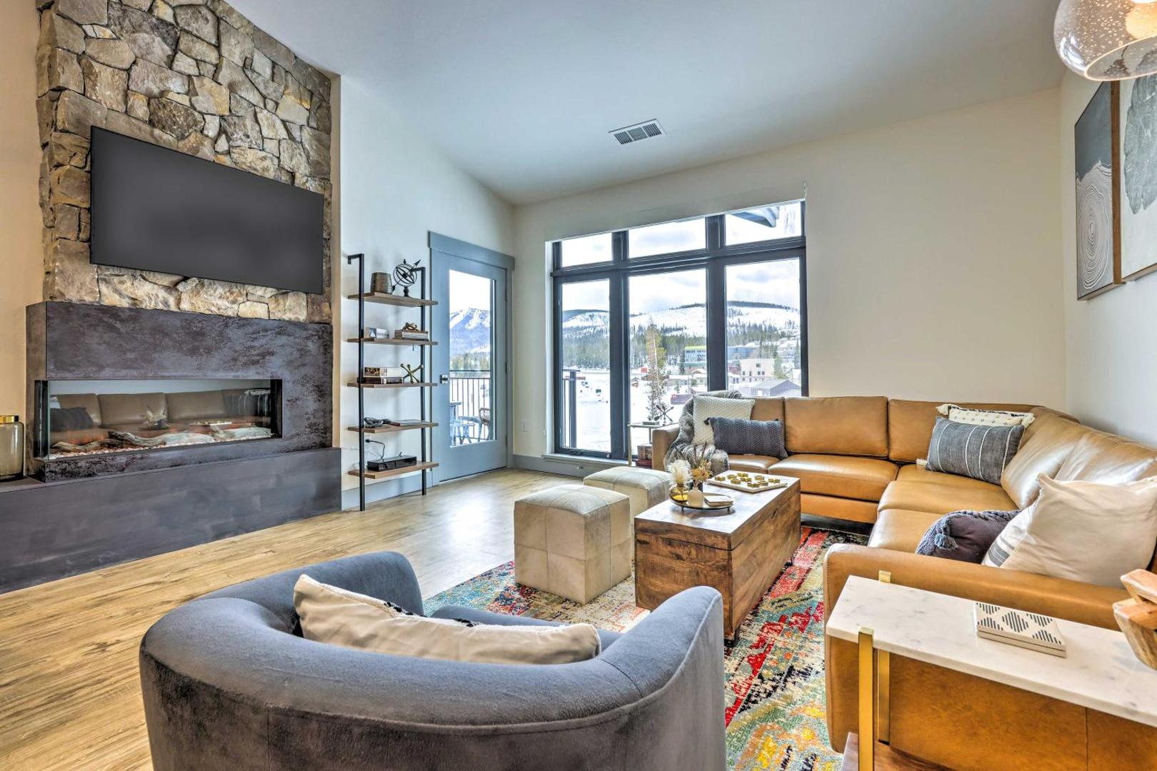 Billede 2: Condo w/ Mountain Views in Heart of Downtown!