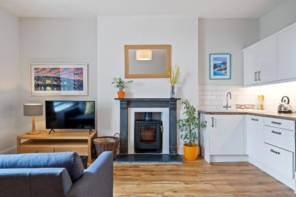 Foto 4: Pendennis - Bright Victorian flat, sea views & close to beach