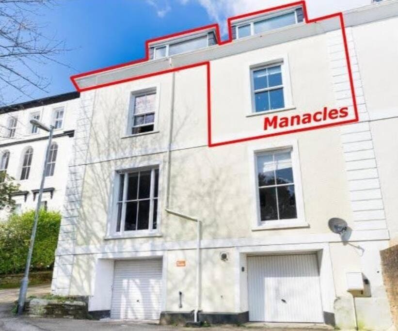 Foto 10: Manacles - Spacious flat near beach with sea views & parking