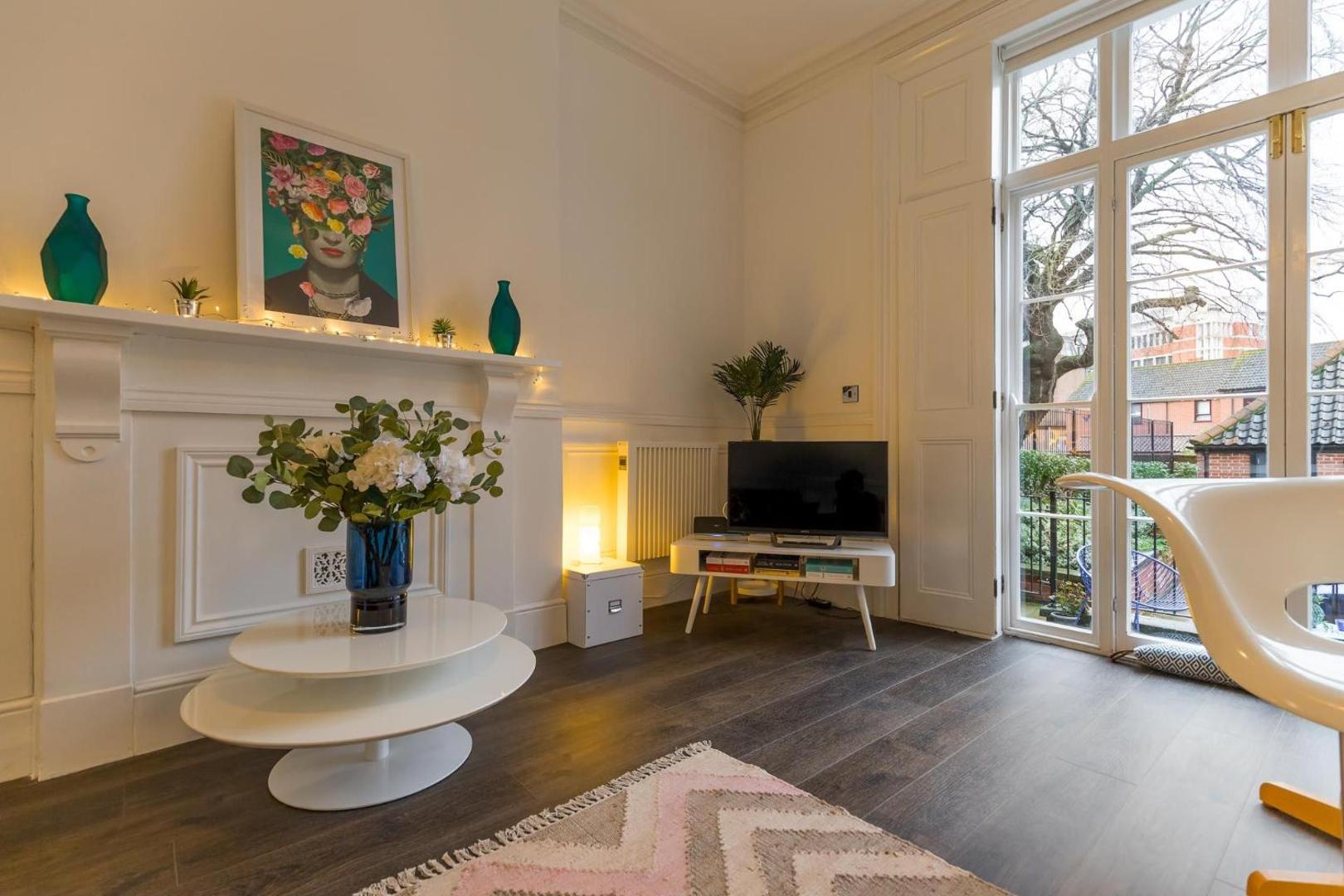 Bilde 9: Host & Stay - All Saints Green Cottage