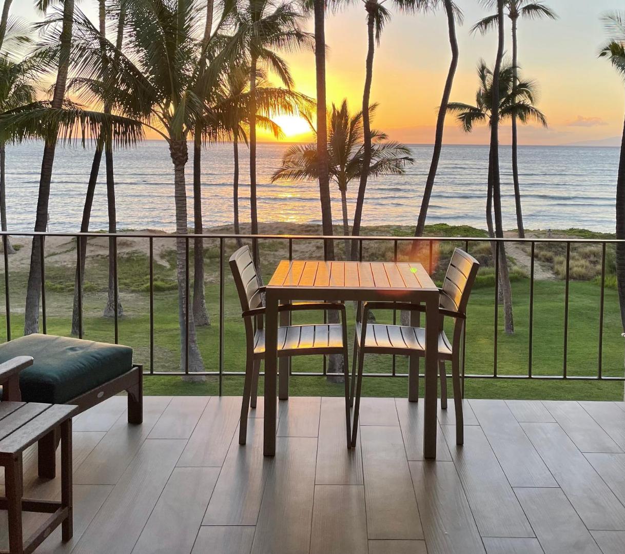 Billede 7: Oceanfront, Gorgeous Sunsets, Dual AC, King Bed, Top Floor Views, Impeccably Remodeled Gem HKOK318
