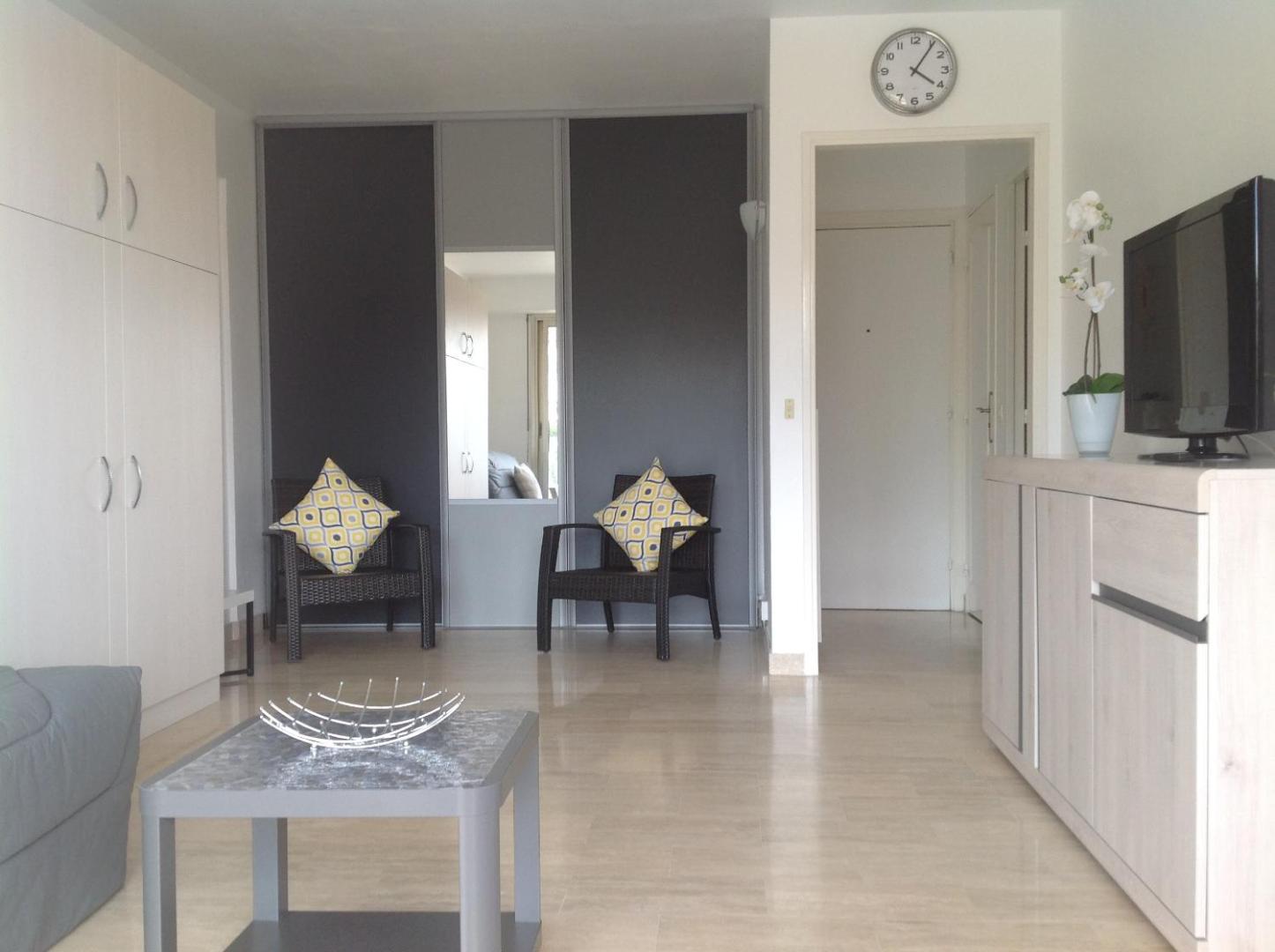 Zdjęcie 7: Spacious studio in the center of Cannes nice terrace easy walk to the Croisette and Palais - 1923