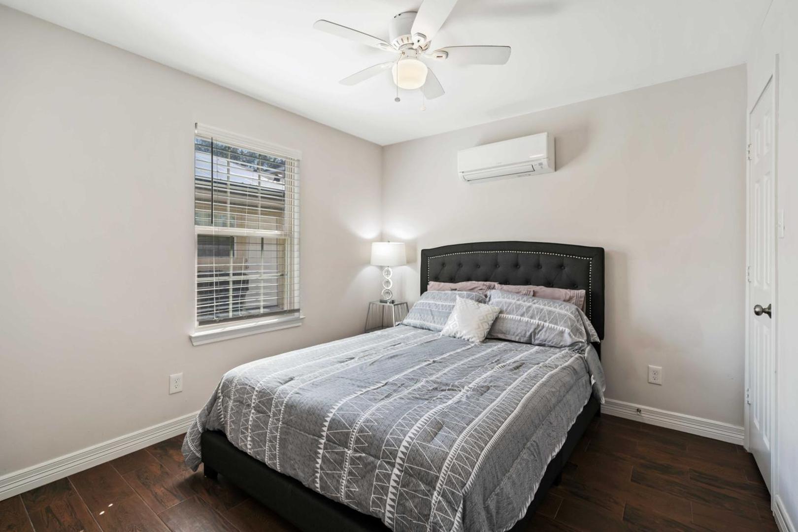Fotografie 9: Stunning & Vibrant APT 7 Min From TX Med Center