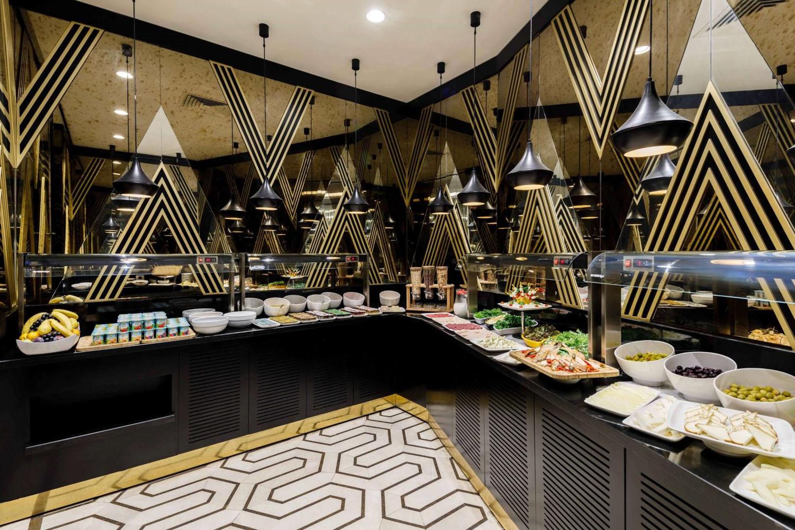 Foto 8: Ramada by Wyndham Istanbul Golden Horn