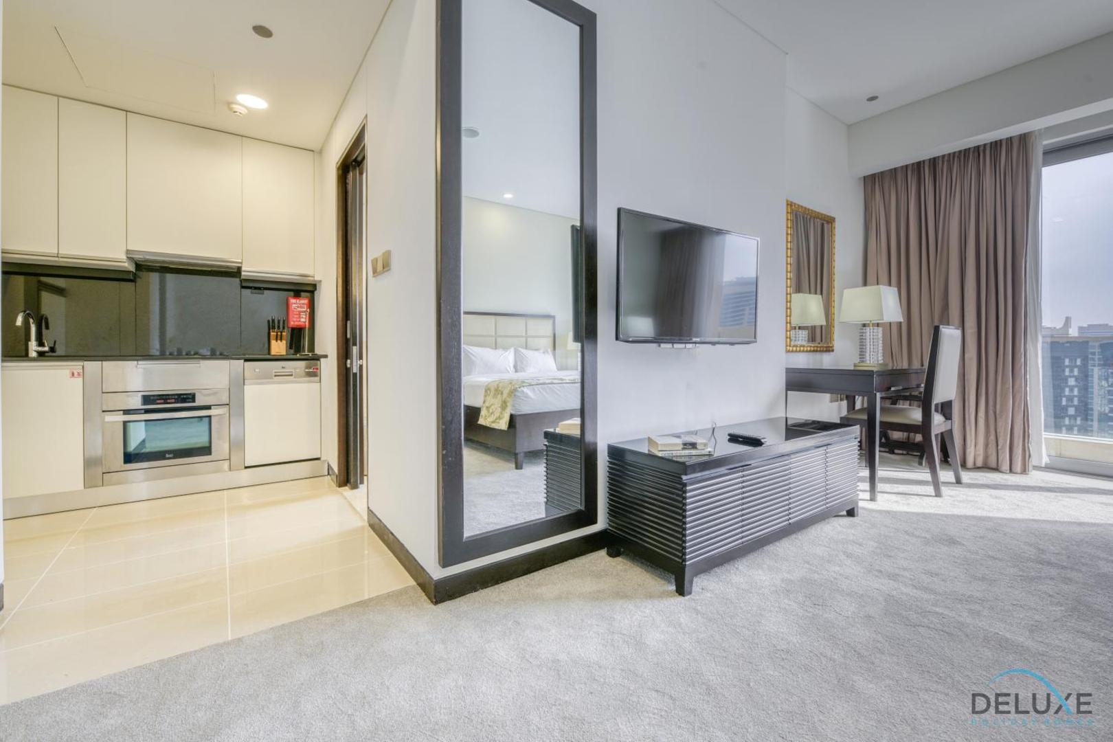 Bilde 3: Upscale Studio at The Address Residences Dubai Marina by Deluxe Holiday Homes