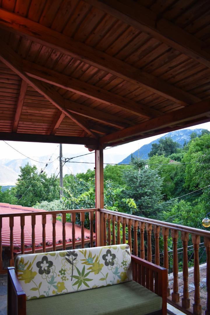 Fotografie 9: Capris Rustic Ηouse with Mountain View