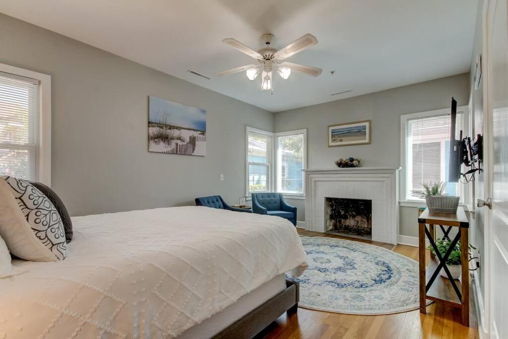 Billede 6: Light & Bright! Quaint Downtown Dunedin Bungalow!