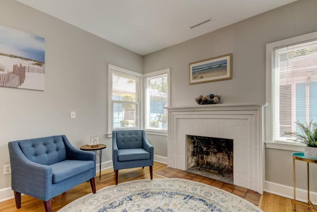 Billede 7: Light & Bright! Quaint Downtown Dunedin Bungalow!