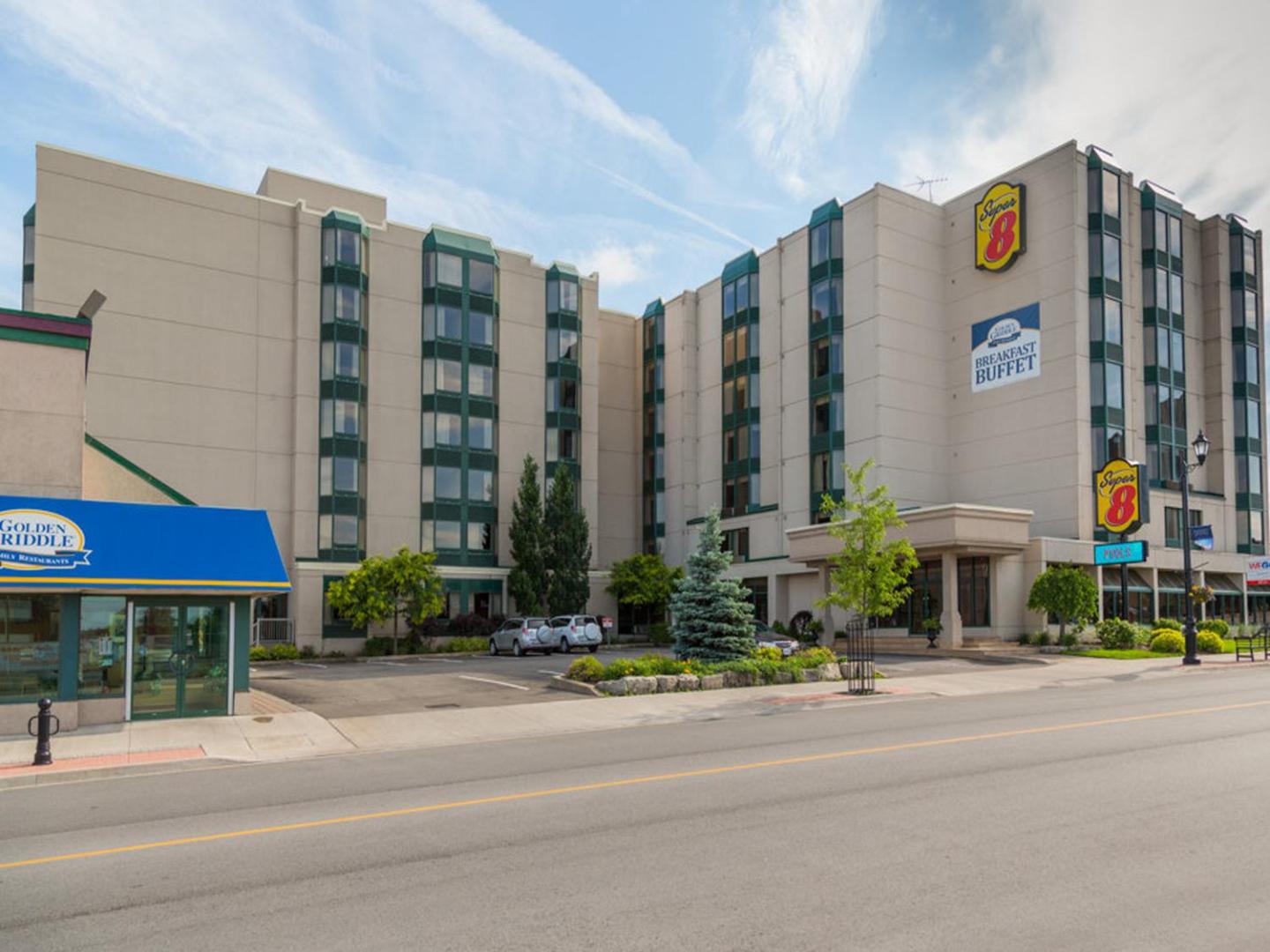 Foto 2: Ramada By Wyndham Niagara Falls near the Falls