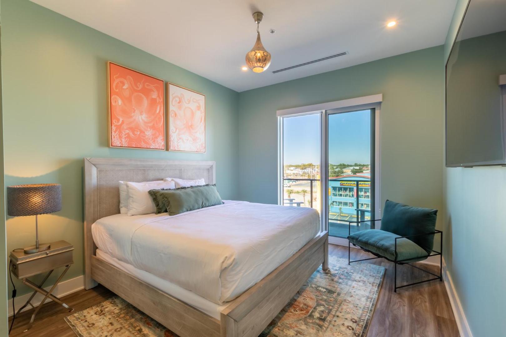 Foto 5: Spacious, 5 BR on the Beach with Rooftop Pool Next to the Hangout!