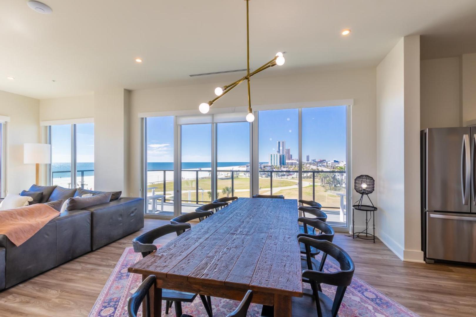 Fotografia 10: Beachfront, Luxury 4 BR Condo with Gulf views next to the Hangout!