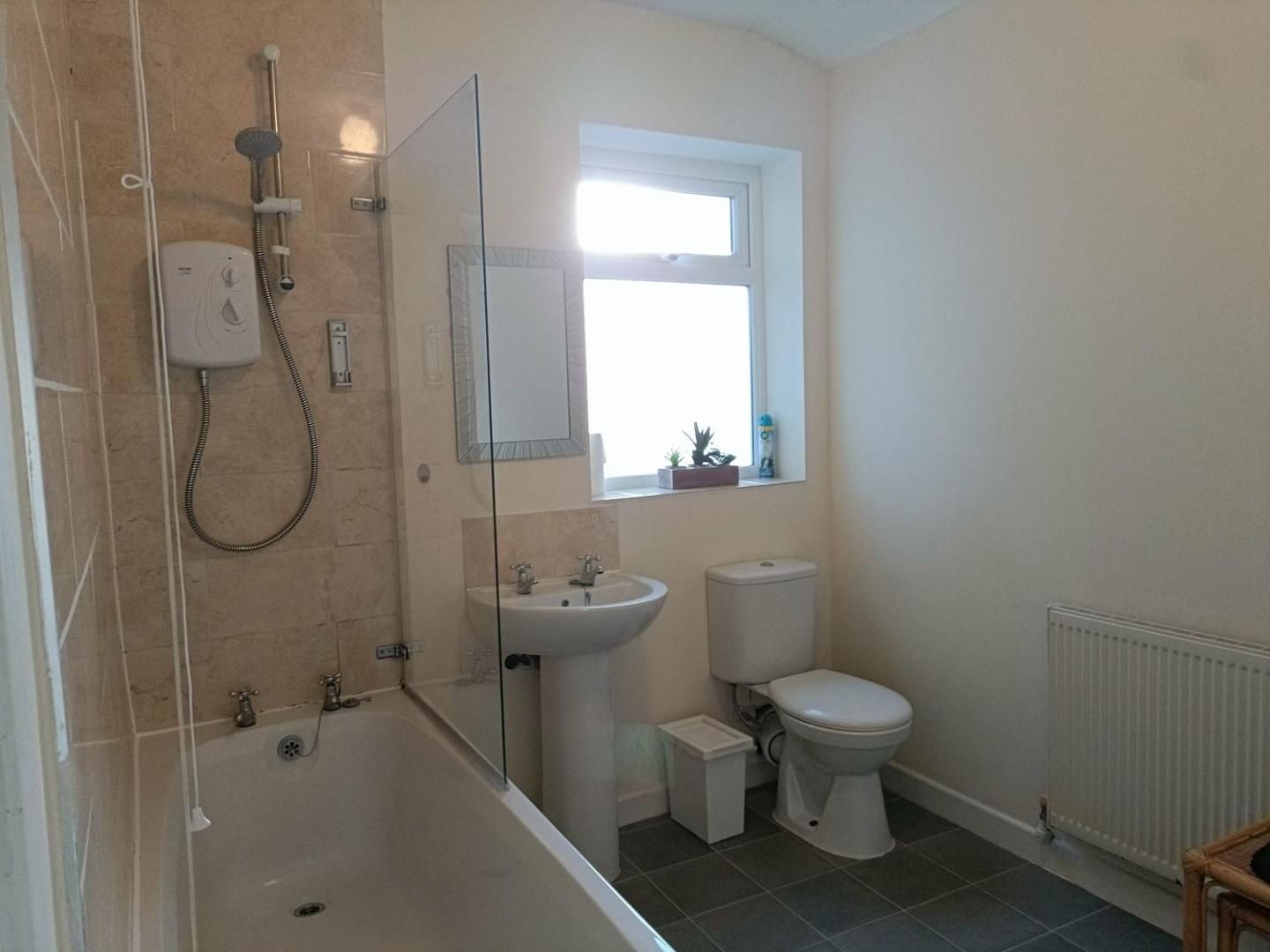 Fotografie 5: Bright, Comfortable Home, Convenient for City Centre