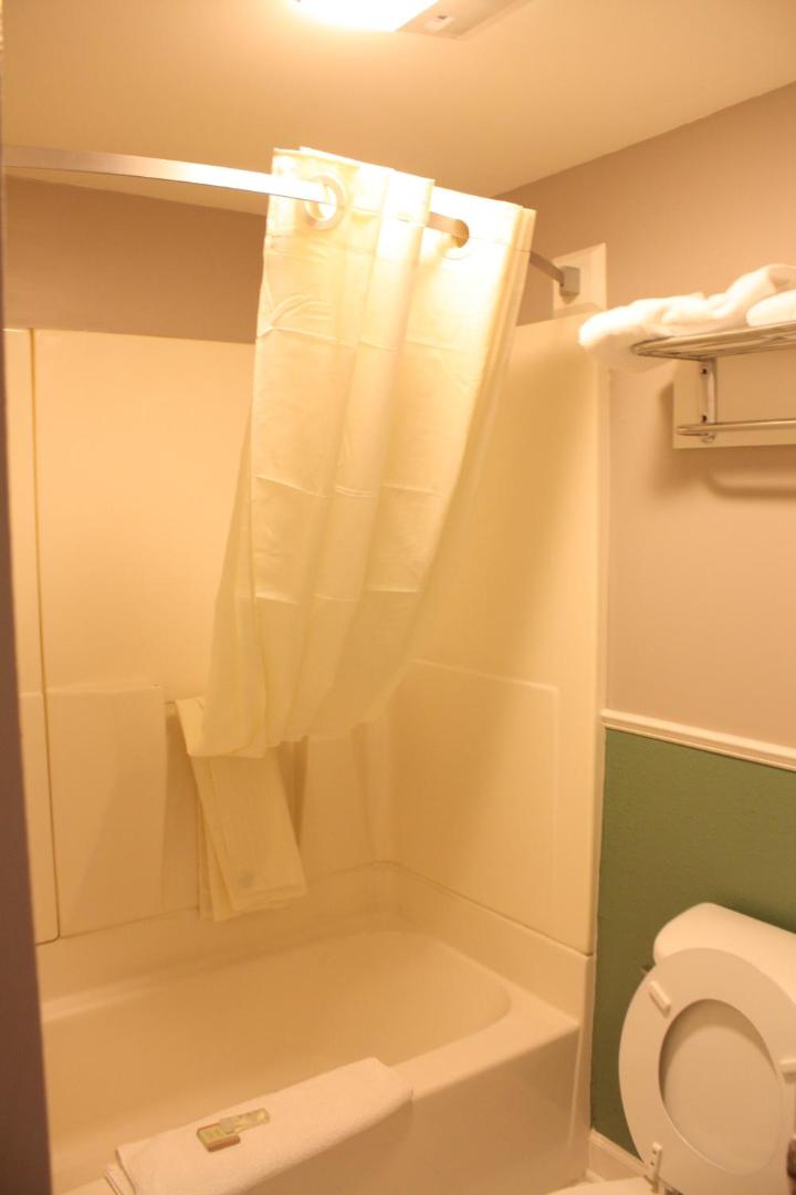 Foto 5: Super 8 by Wyndham Durham/University Area NC