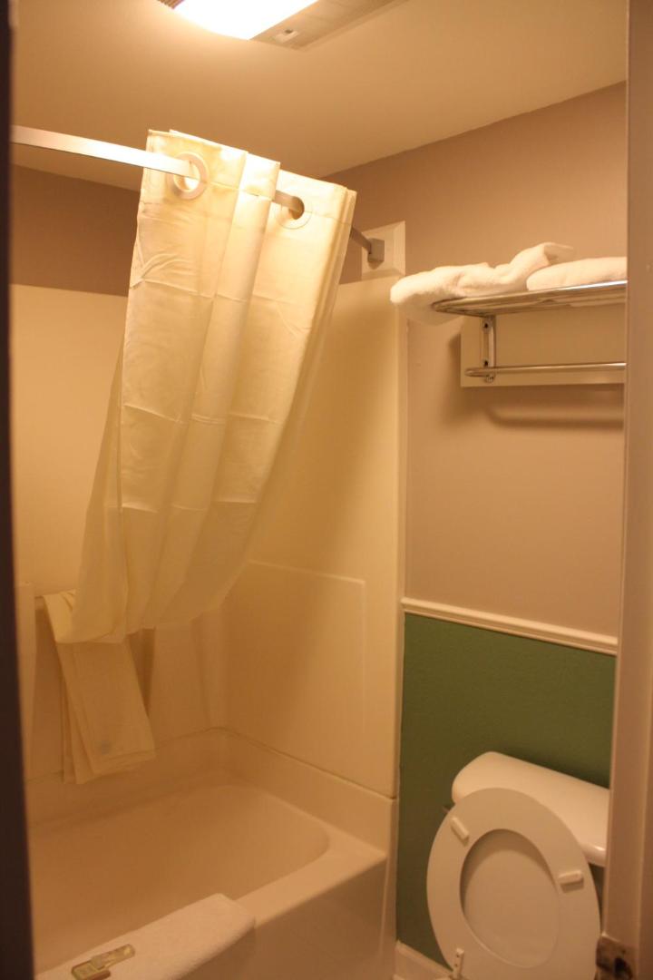 Foto 6: Super 8 by Wyndham Durham/University Area NC