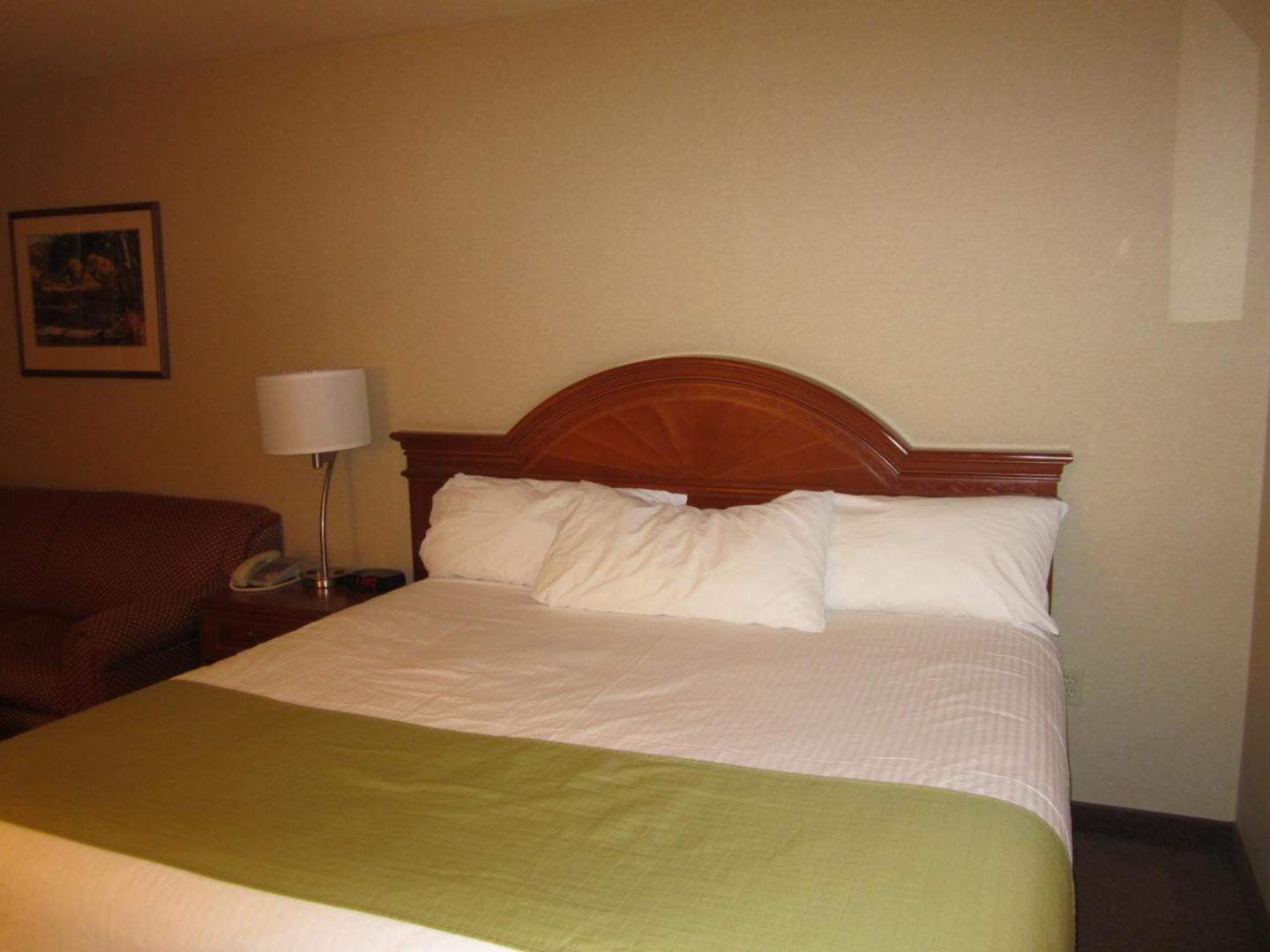 Foto 9: Super 8 by Wyndham Fort St. John BC