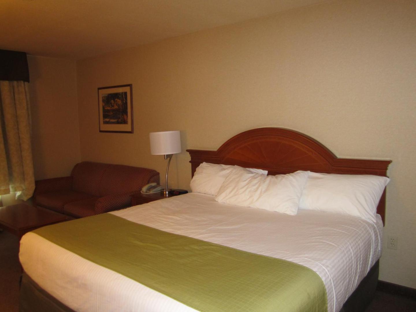 Foto 8: Super 8 by Wyndham Fort St. John BC