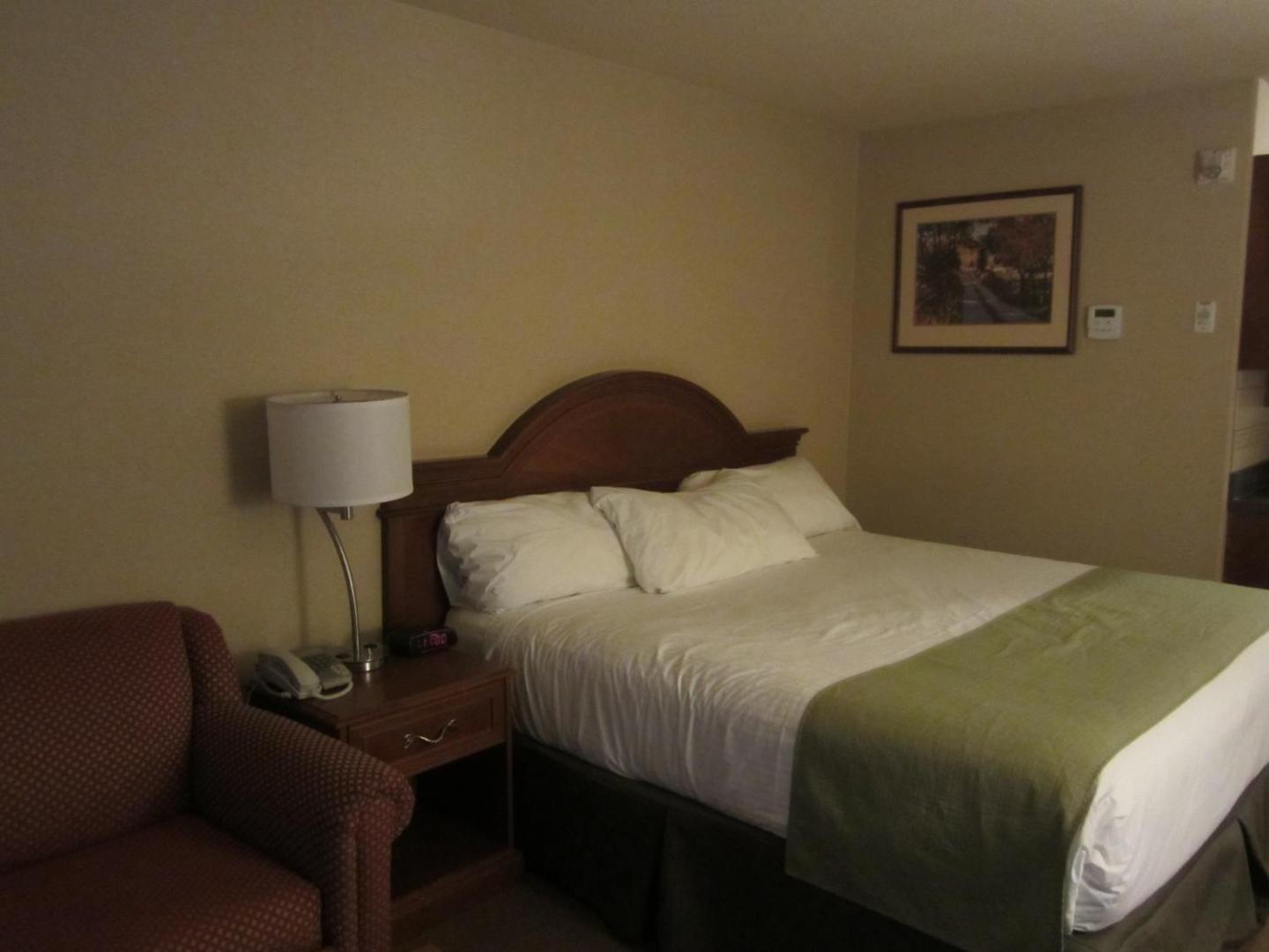 Foto 6: Super 8 by Wyndham Fort St. John BC