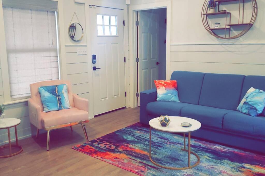 Billede 3: Fenced in backyard, 7 minutes from Downtown 2 bedroom
