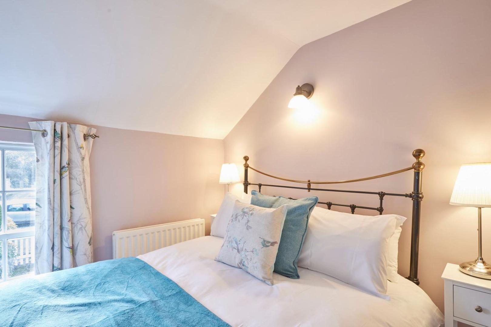 Kuva 3: Host & Stay - Honey Cottage