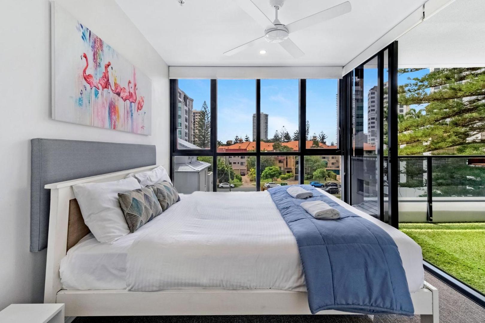 Billede 2: Broadbeach - Modern 2 Bedroom Apartment at Synergy