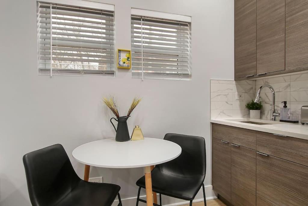 Bilde 3: Comfortable & Furnished Studio Apt with Wi-Fi - Magnolia CH