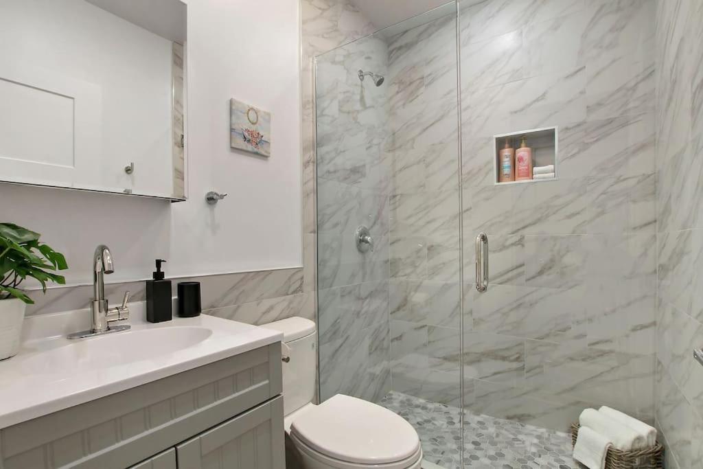Bilde 8: Comfortable & Furnished Studio Apt with Wi-Fi - Magnolia CH