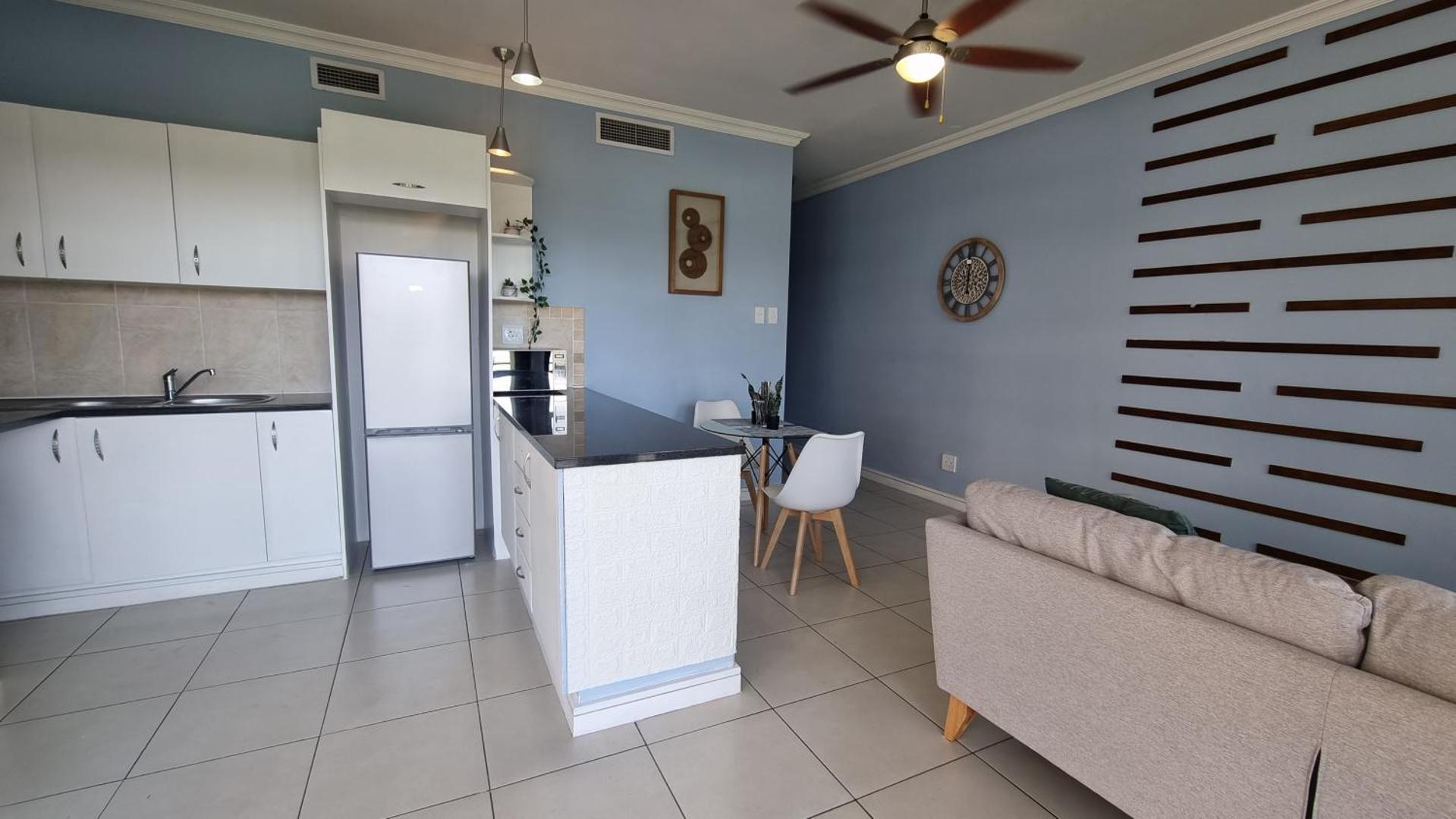 Kuva 8: Accommodation Front - Stylish 2 Sleeper near Ushaka Ushaka Marine World