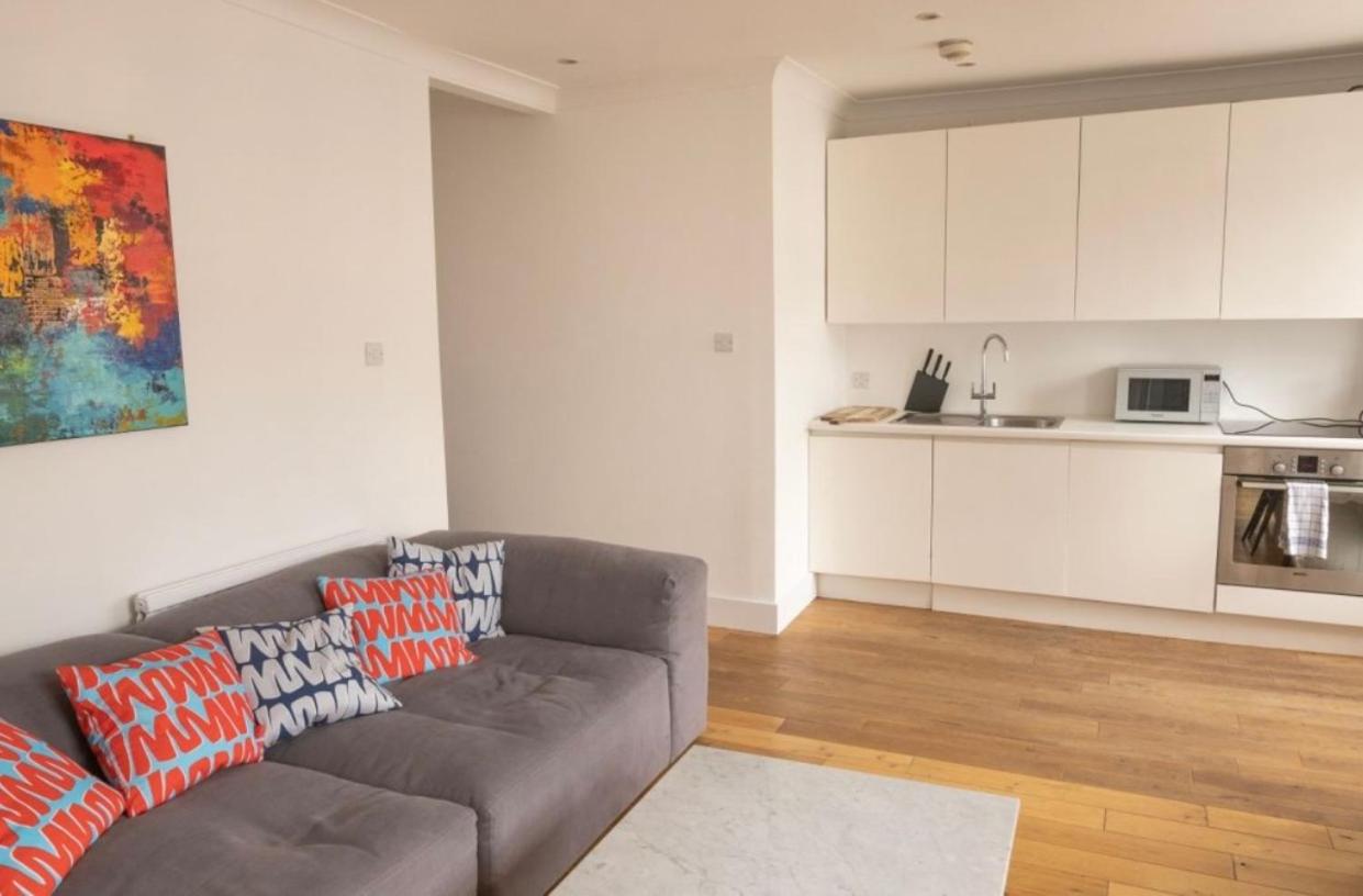 Fotografia 10: Cool, Quiet Notting Hill 2 BED Top Floor APT