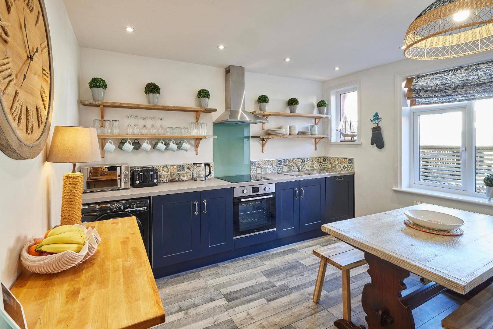 Фотография 3: Host & Stay - Mumbles Cottage