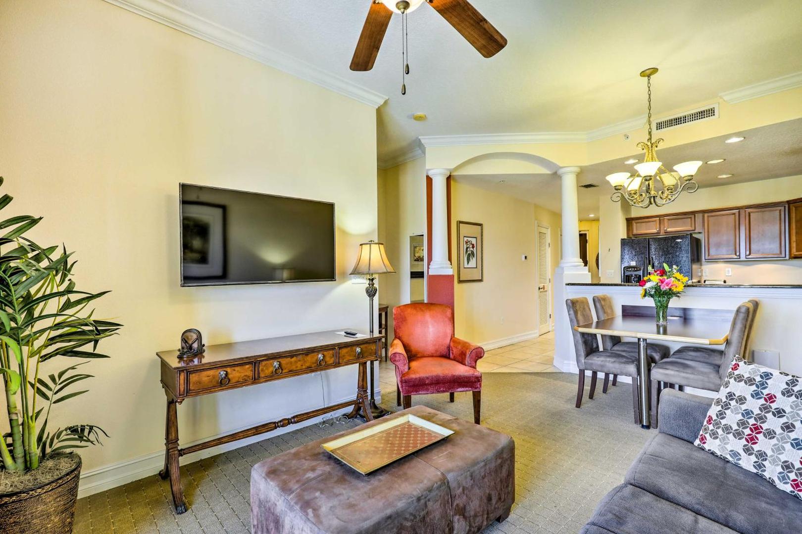 Bild 4: Upscale Unit in Private Golf Resort with Pool!