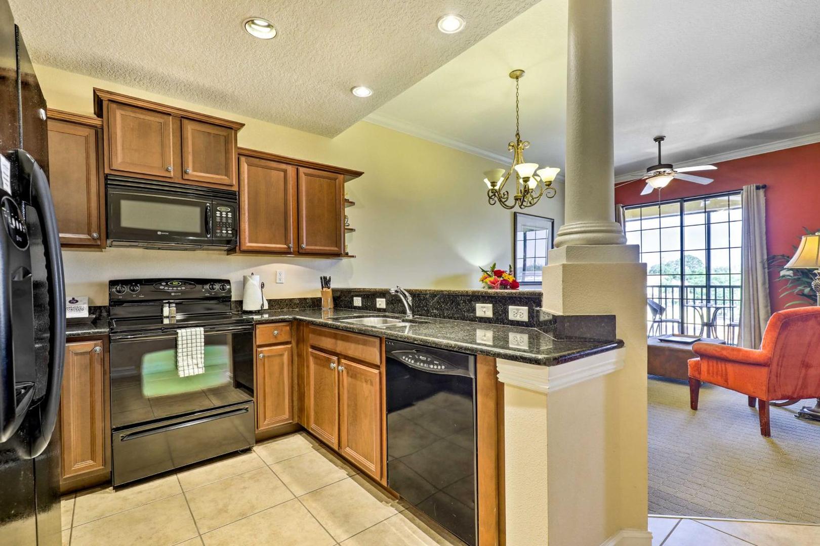 Bild 6: Upscale Unit in Private Golf Resort with Pool!