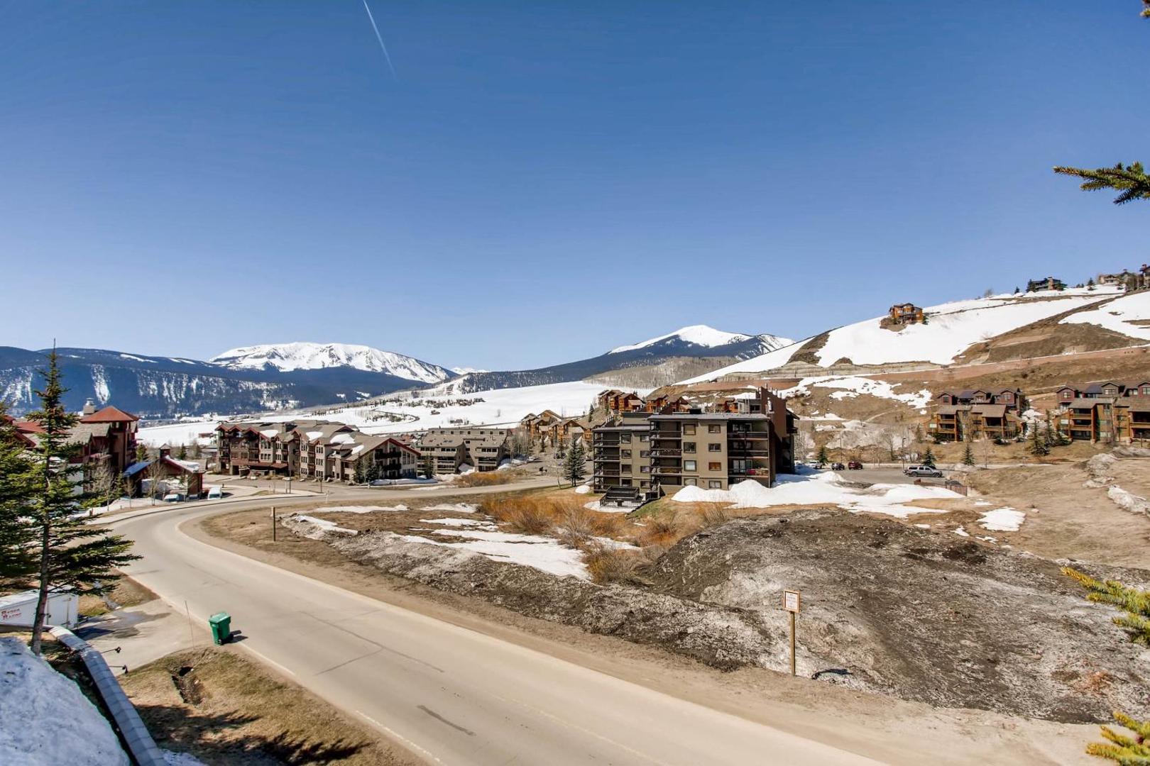 Photo 8 : Unique & Modern 3 Br 2Ba Condo- Ski-In Ski-Out Condo