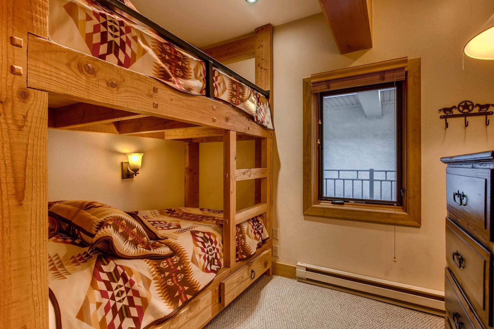 Photo 10 : Unique & Modern 3 Br 2Ba Condo- Ski-In Ski-Out Condo