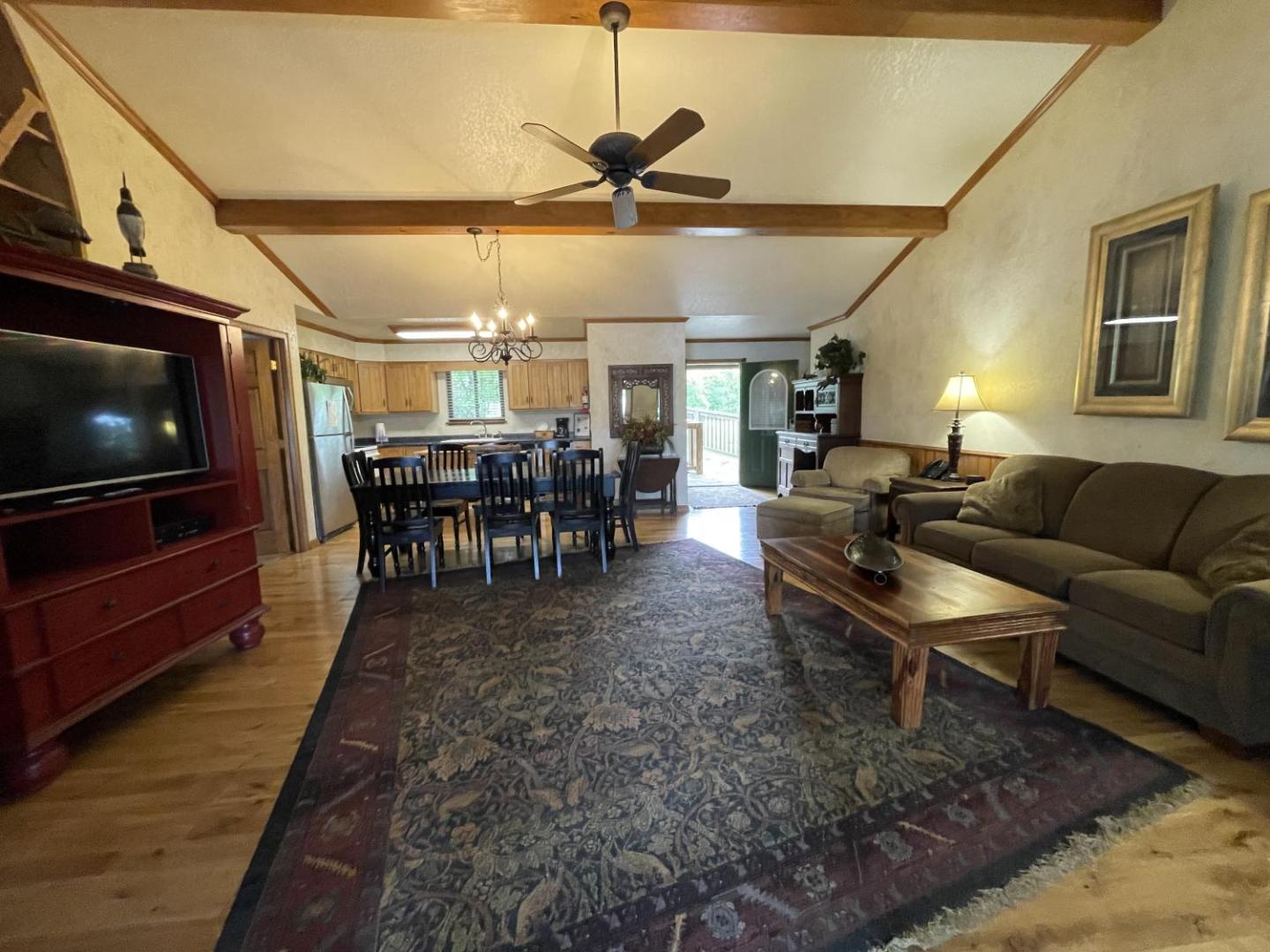 Bild 4: C17 - Lake view three bedroom, three bath log-sided cottage with private hot tub overlooking Lake Ouachita