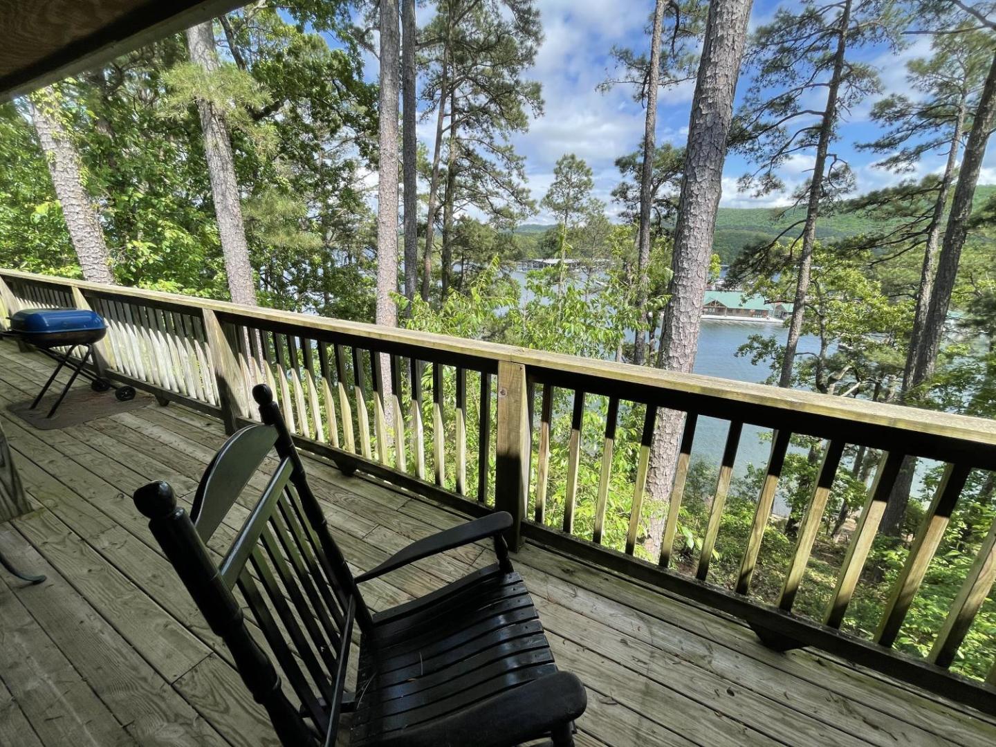 Φωτογραφία 4: C8, Two bedroom, two bath log-sided, lake view luxury cottage with hot tub cottage