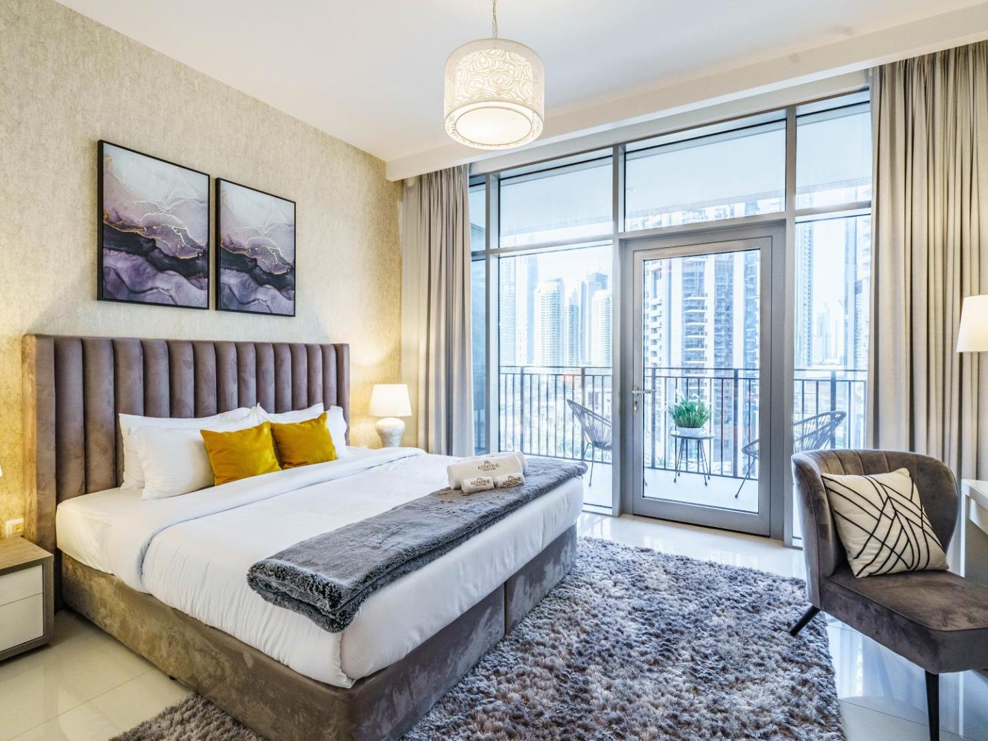 Billede 2: Classy 2BR in Boulevard Crescent - Downtown Dubai