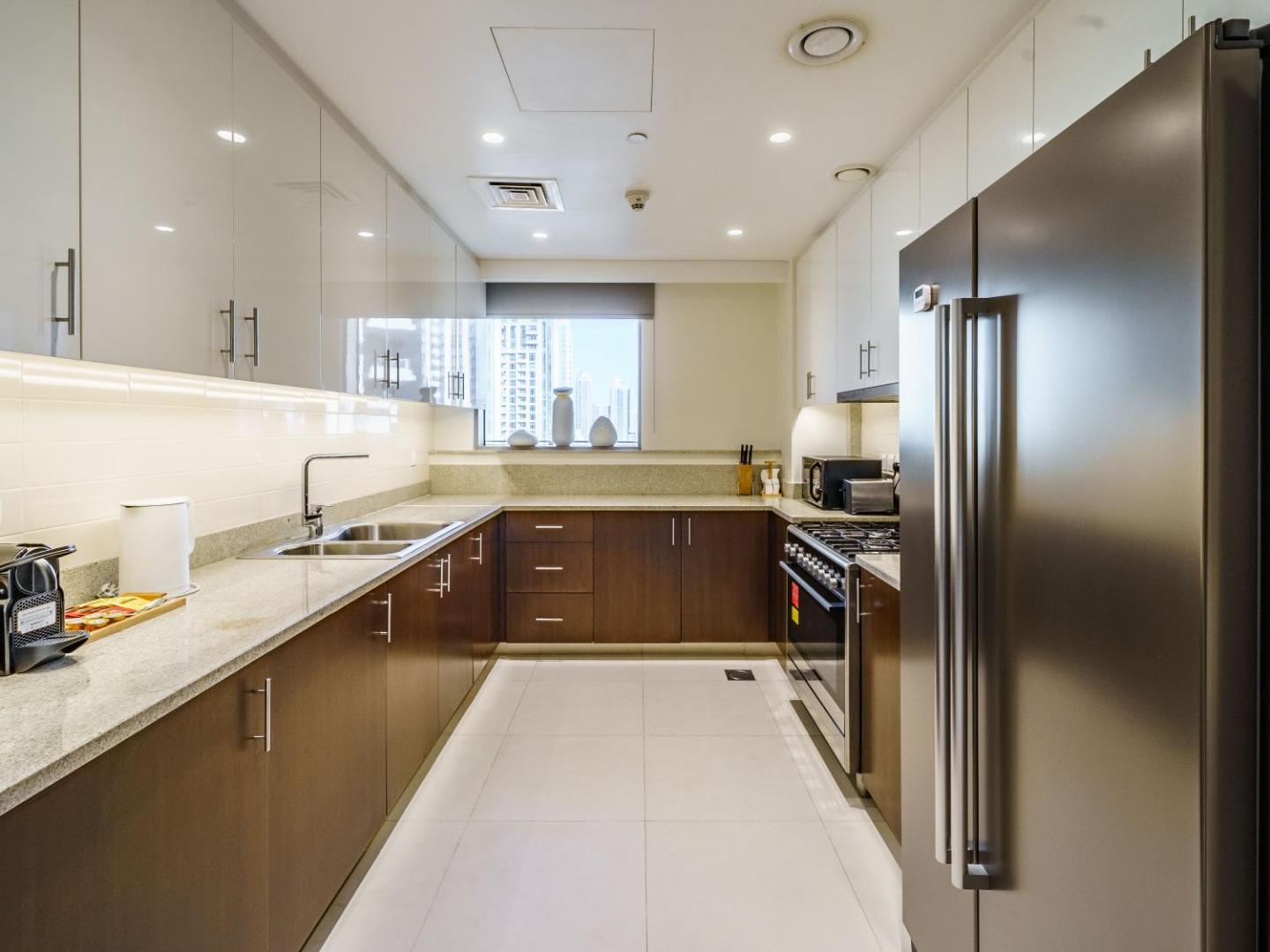Billede 10: Classy 2BR in Boulevard Crescent - Downtown Dubai