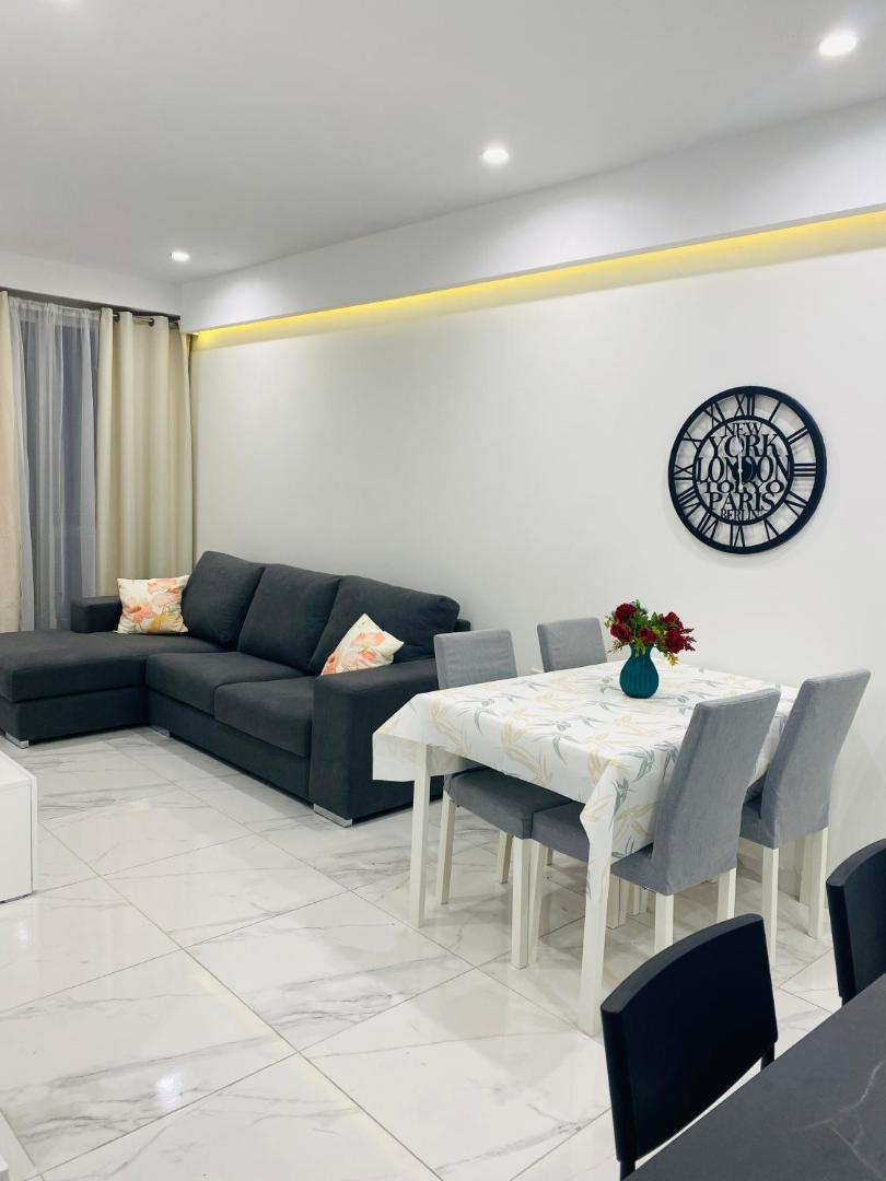 Central Modern Apartment Msida photo 6