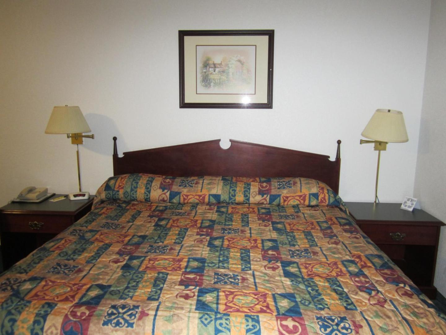 Foto 3: Super 8 by Wyndham 100 Mile House