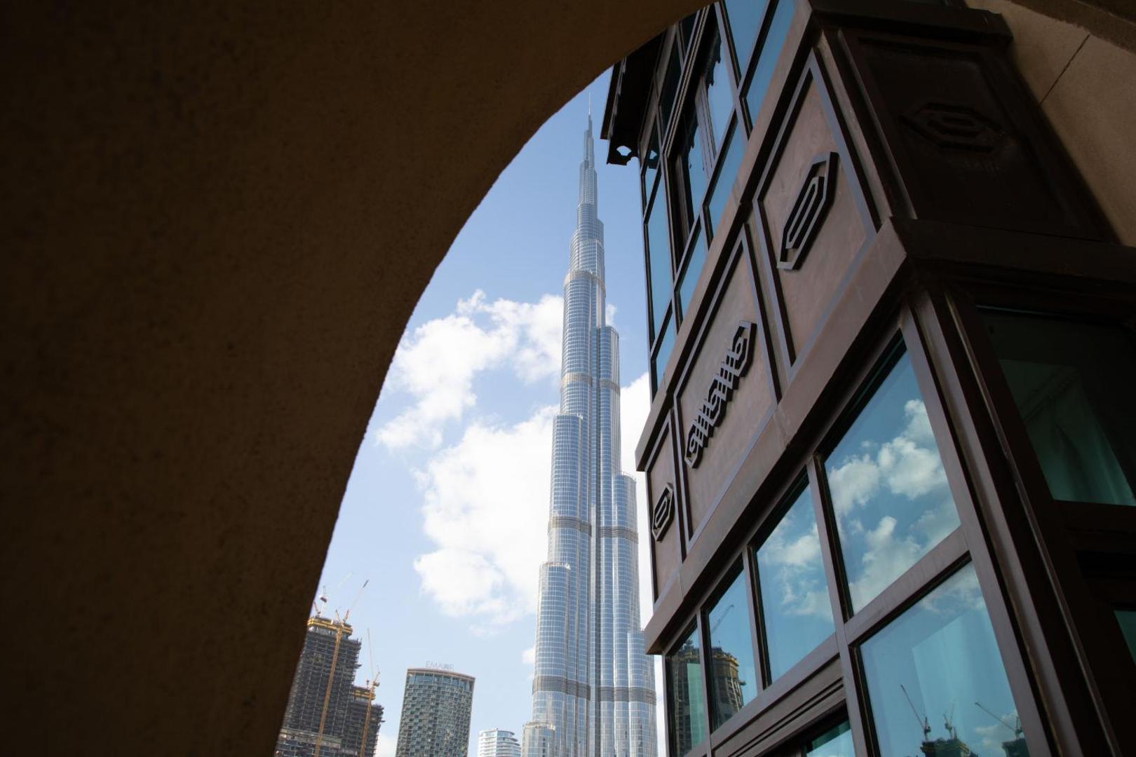 Foto 10: Chic 2BR with Burj Khalifa View in Souk Al Bahar