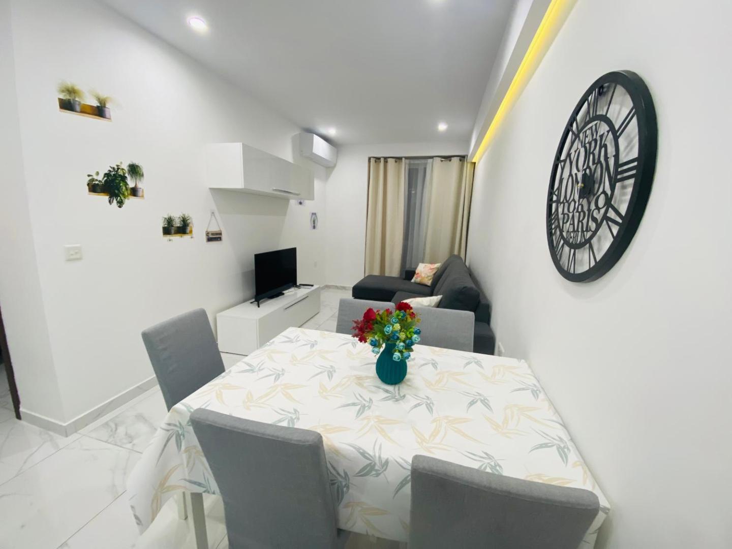 Central Modern Apartment Msida photo 7