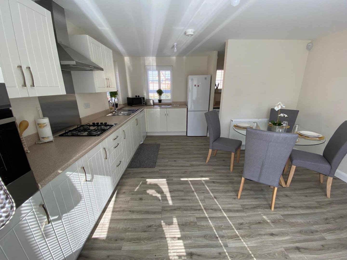 Foto 7: Westergate - 4 Bed Luxury Home with free parking
