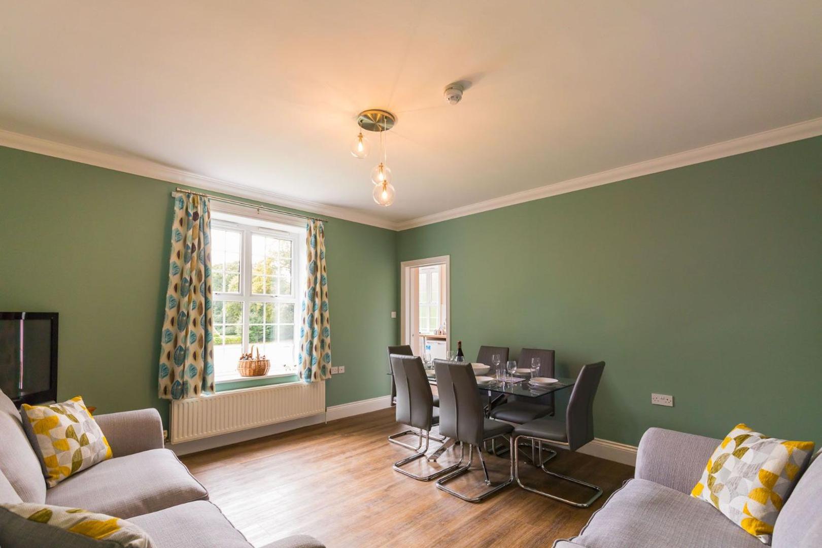 Фотография 10: Host & Stay - Redwings Sanctuary Rooms