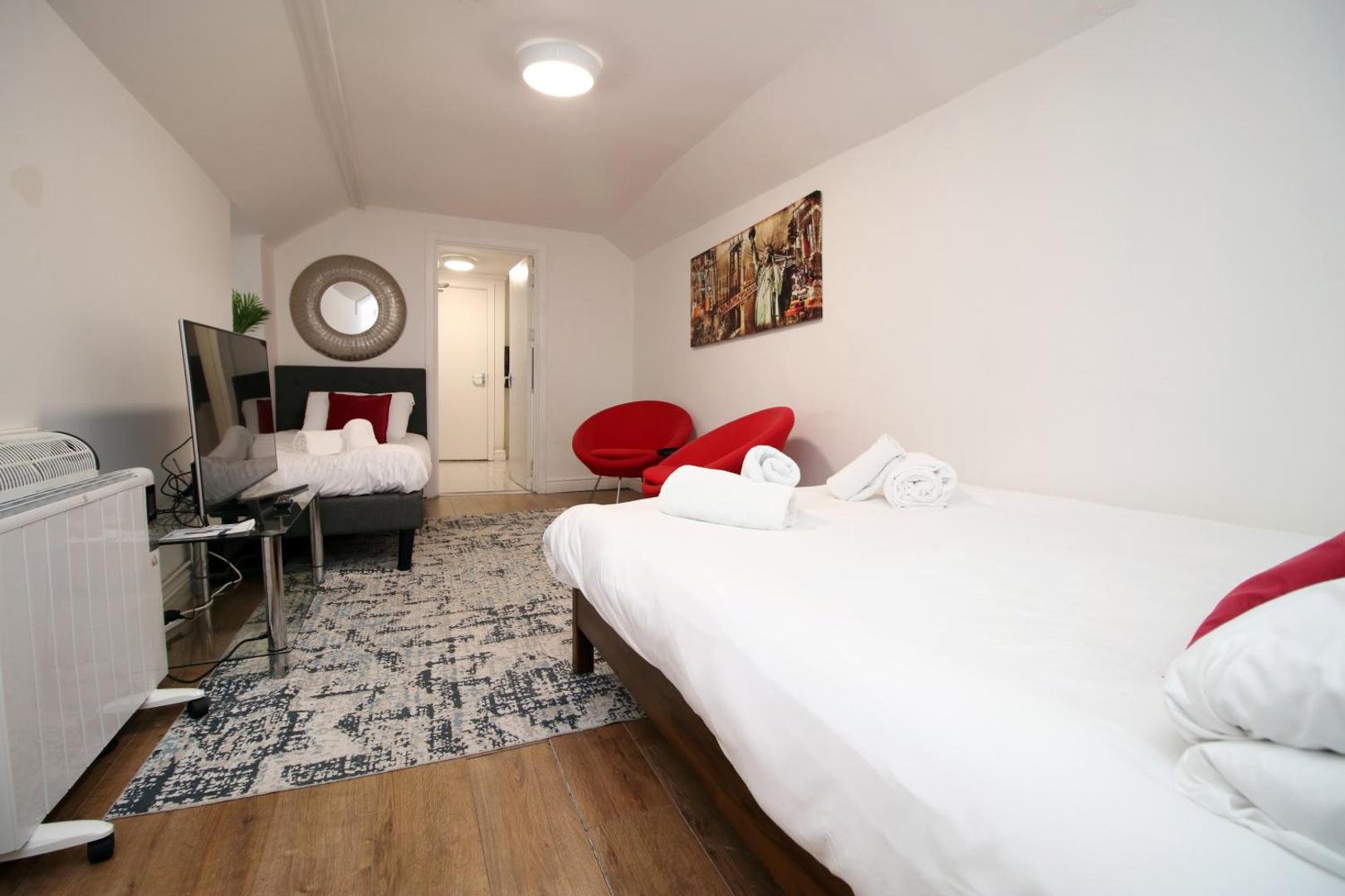 Zdjęcie 8: Studio - Sleeps 10 - Parking - Wifi