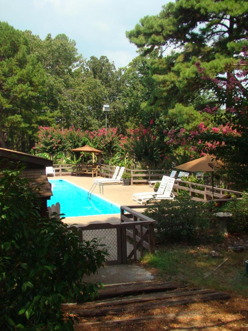 GR2 - Mountain Harbor Queen Guest Room on Lake Ouachita photo 5