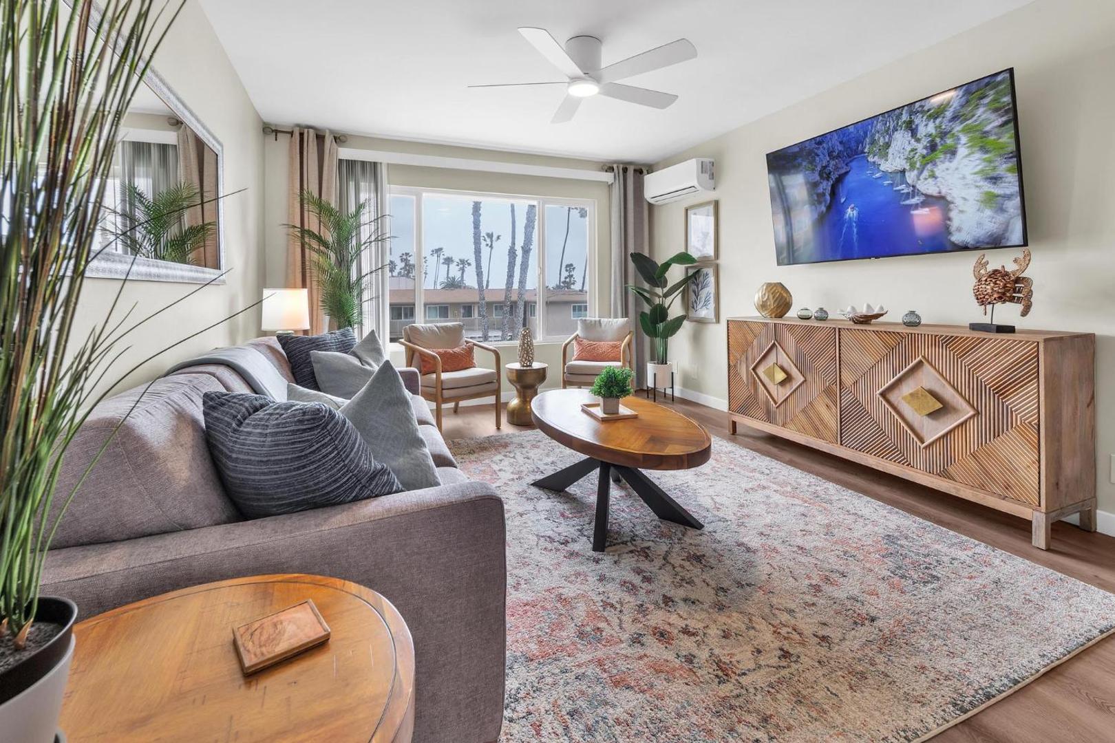 Billede 3: Tower 9 Oceanside, 1BD Boutique Retreat, Steps from the Beach, Sleeps 4