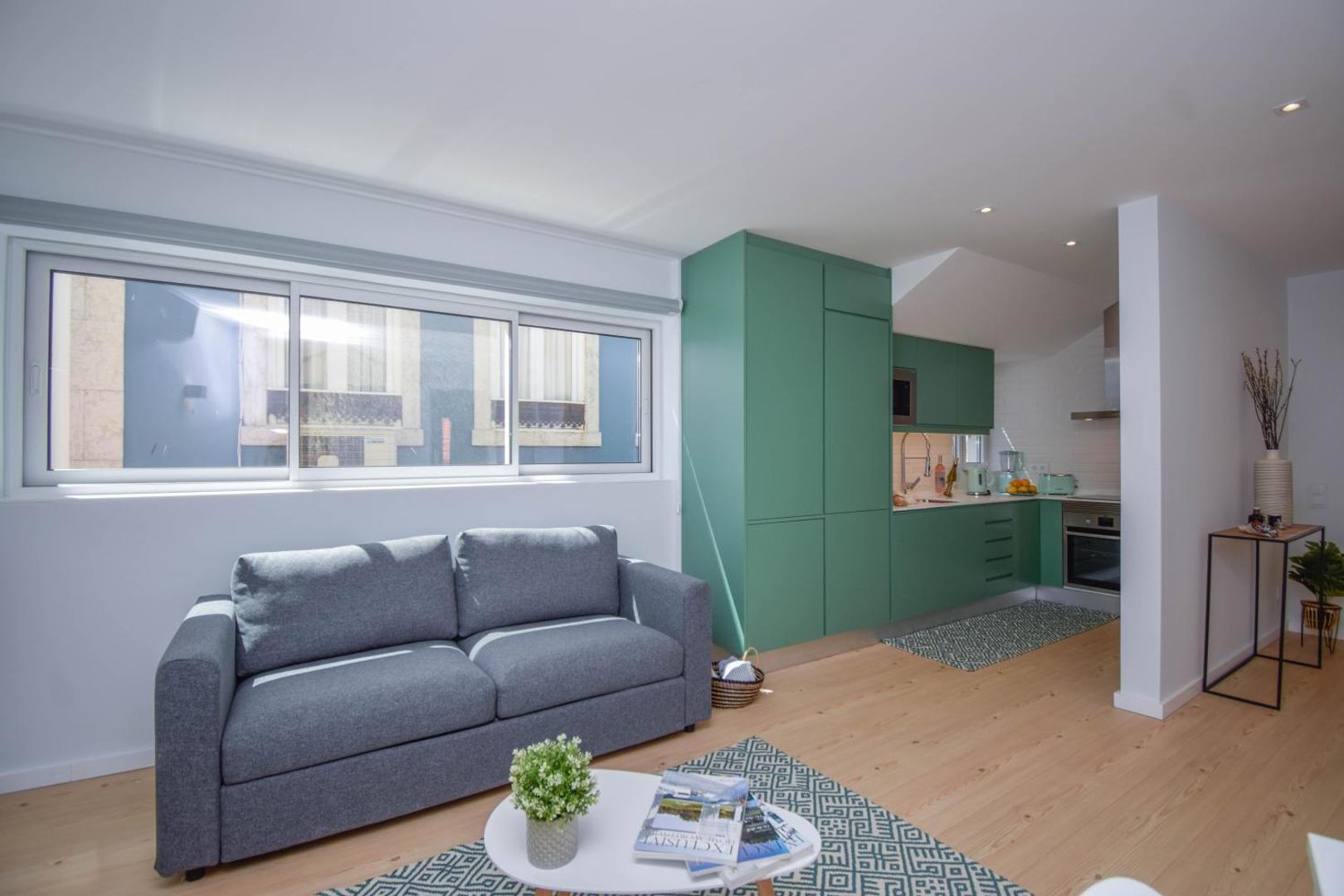 Foto 5: Central & Stylish 2 Bedroom Apartment w/ Balcony