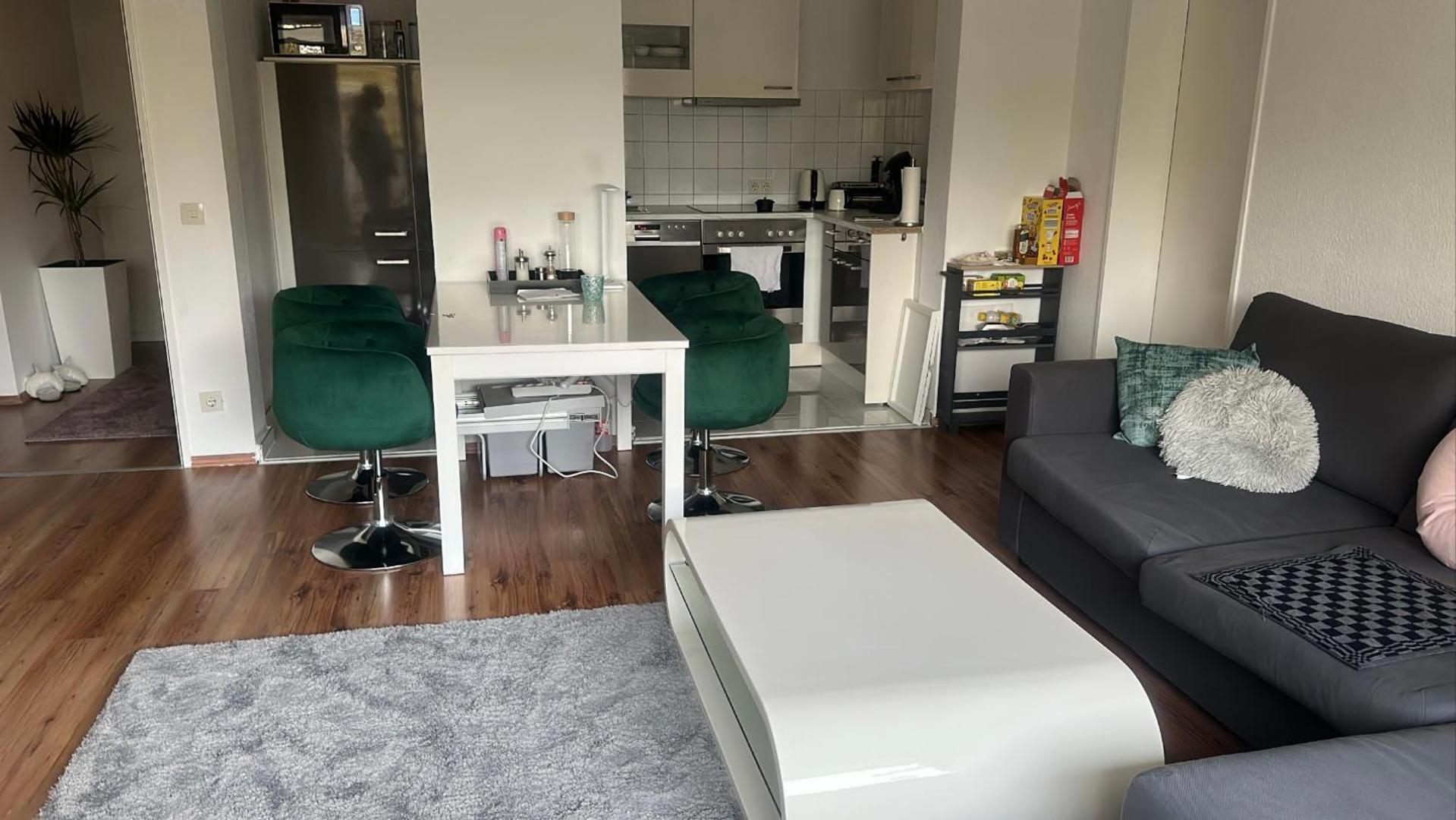 Foto 3: Helle mit Balkon 5 Minuten zum Pool 60q central ,otopark ,Netflix
