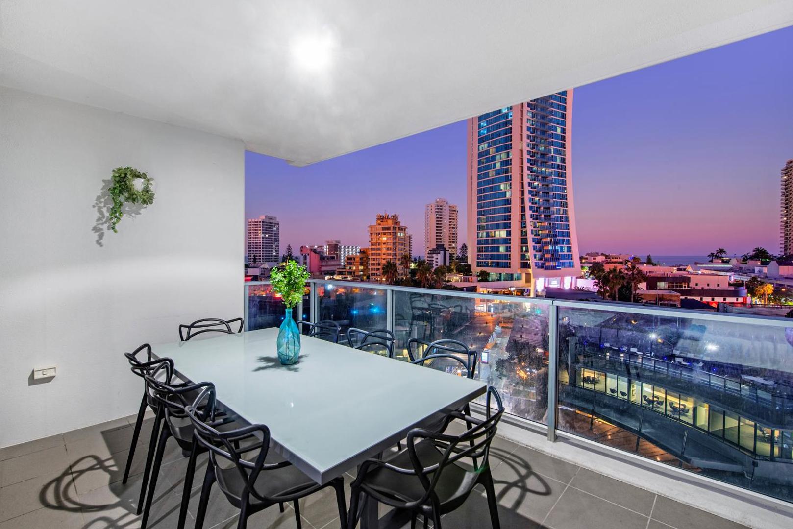 Circle on Cavill Surfers Paradise- 3 Bedroom Deluxe Apartmentの写真2